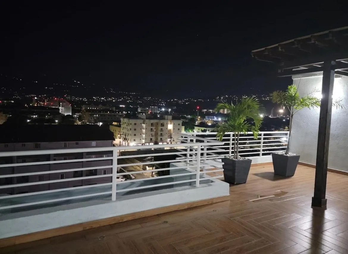 Luxury Apartment With Pool - Kensington Gate - New Kingston Jamaica