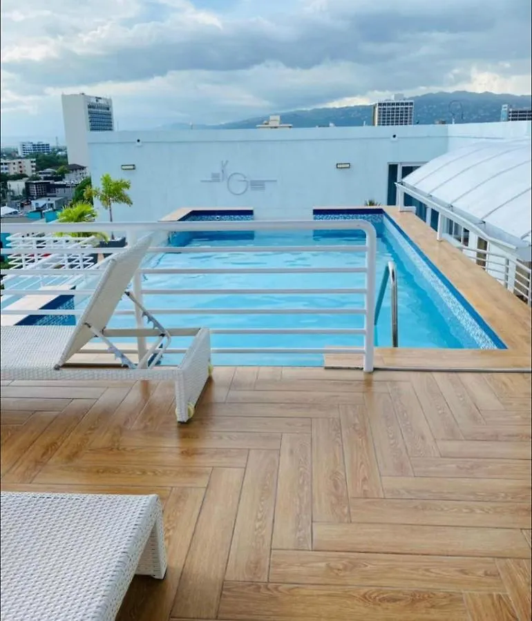 Luxury Apartment With Pool - Kensington Gate - New Kingston